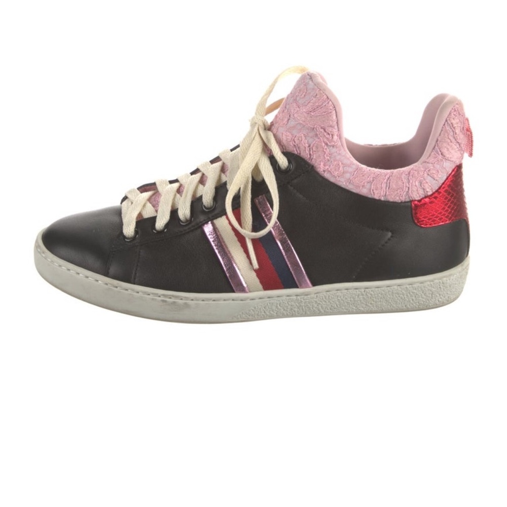 Gucci women Black Leather Low-Top Sneaker with Pink and Red Accents size 7